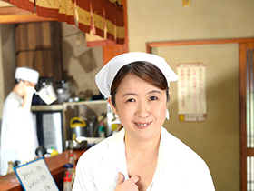 日本熟エロまん遊記　欲求不満で仕事が手につかないと頼まれて　　８時間　サンプル画像01